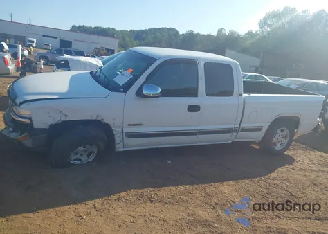 2001 Chevrolet Silverado 1500 Ls z USA, uszkodzony, nr VIN 2GCEC19T311104911